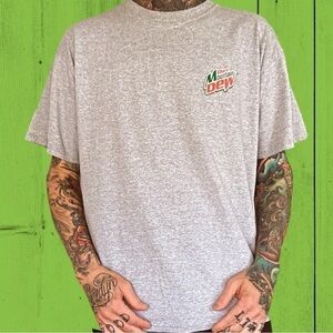 Vintage Mountain Dew gray t shirt
00s Gildan ultra men’s XL
Measures 24x29